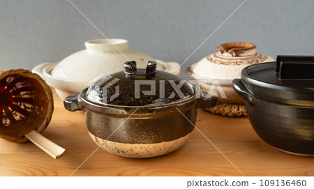 Various clay pots Various clay pots 109136460