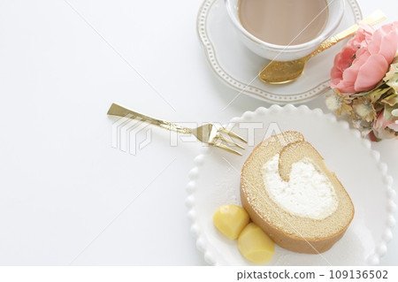 蛋糕捲和栗子 109136502