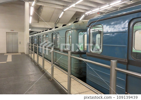 Budapest Metro (Metro) Line M2/Budapest, Hungary 109139439