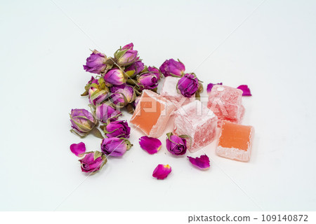 Rose bud and lokum, white background 109140872