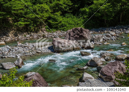 Beautiful mountain stream “Mase River, Gifu Prefecture” Beautiful mountain stream “Mase River, Gifu Prefecture” 109141040