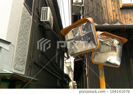 [重要傳統建築群保存地區] 廣島縣吳市豐町禦手洗胡同與曲面鏡 109141076