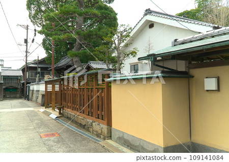 【重要傳統建築群保存地區】廣島縣吳市豐町禦手洗、大東寺前風景 【重要傳統建築群保存地區】廣島縣吳市豐町禦手洗、大東寺前風景 109141084