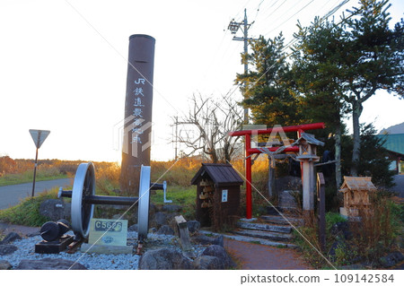 清裡～野邊山站之間的鐵道神社 JR線最高海拔點（長野縣南作郡南牧村） 109142584