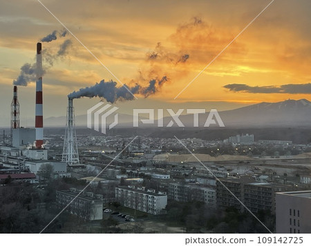 Skyline stained in sunset 109142725