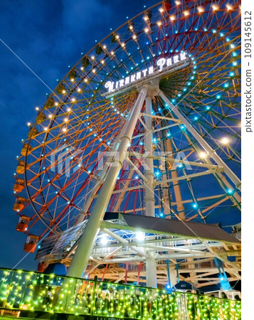Ferris wheel light up 109145612