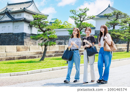 Girls trip Osaka castle sightseeing Girls trip Osaka castle sightseeing 109146574