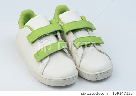 Kids white leather sneakers shoes 109147133