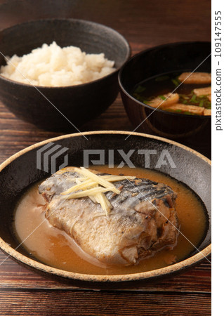 在鯖魚設置鯖魚的膳食 109147555