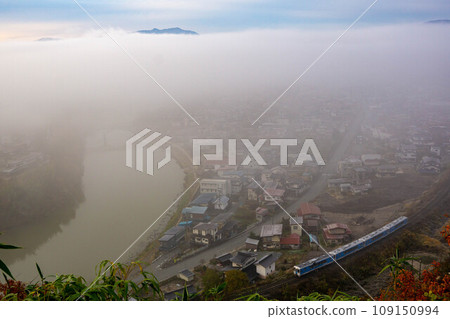 霧氣籠罩的佐澤 霧氣籠罩的佐澤 109150994