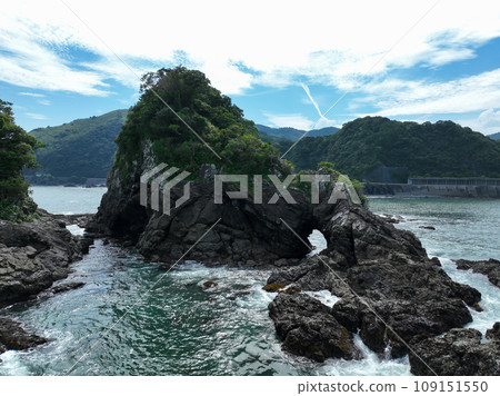 Scenery of a small island in Susaki City, Kochi Prefecture 109151550