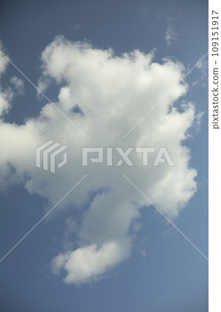 Cloud in sky. White clouds in summer. Blue sky. Cloud in sky. White clouds in summer. Blue sky. 109151917