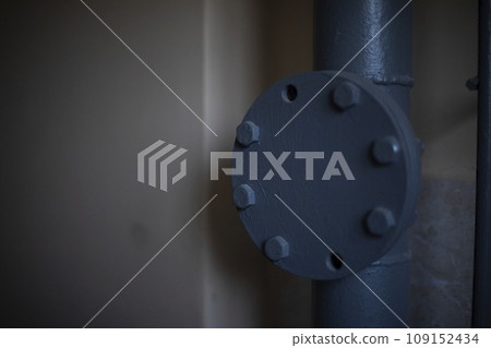 Pressurized Pipe. Gas equipment. Gas containment valve. 109152434
