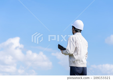 男人在工作 109153321