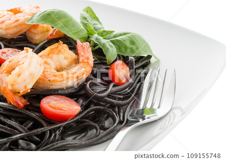Black spaghetti with shrimps Black spaghetti with shrimps 109155748
