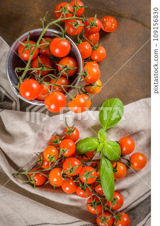 Small red cherry tomatoes Small red cherry tomatoes 109156830