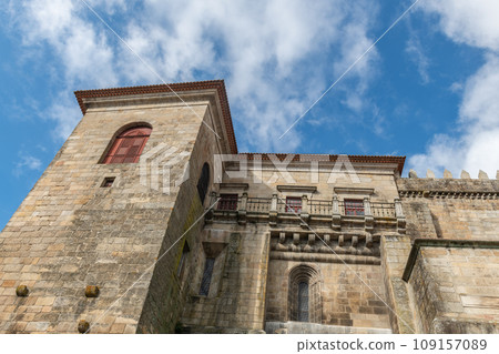 Cathedral and Cloister building in Viseu 109157089