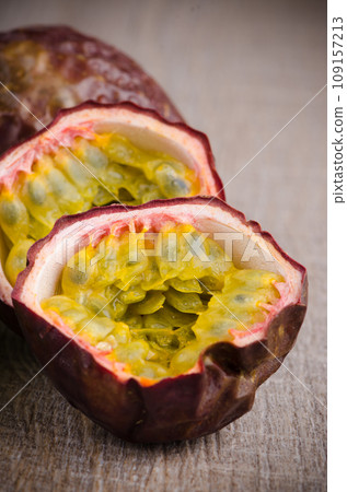 Passion fruits 109157213