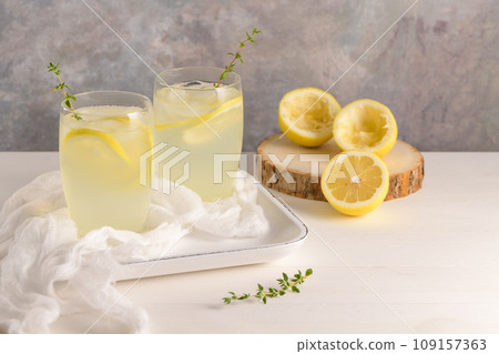 Cold lemonade 109157363