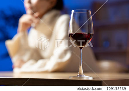Red wine and female 109158589