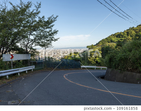 大阪府柏原市的葡萄坡與小鎮風景 大阪府柏原市的葡萄坡與小鎮風景 109161858