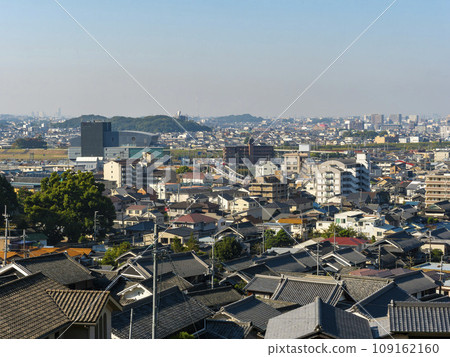 Kashiwara cityscape lined with old Japanese houses Kashiwara cityscape lined with old Japanese houses 109162160