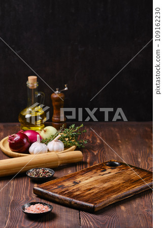 Empty cutting board, rolling pin and spice for dumplings 109162230