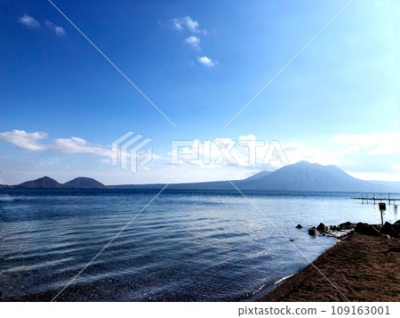 平靜的湖水，支笏湖藍色 109163001