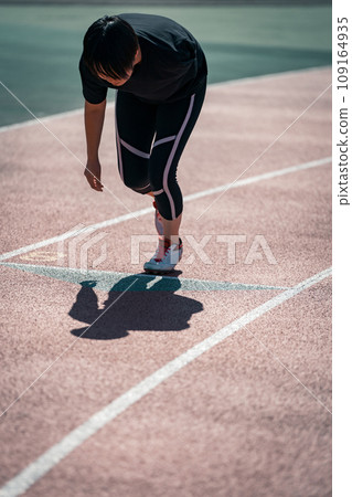 ground, land, female 109164935
