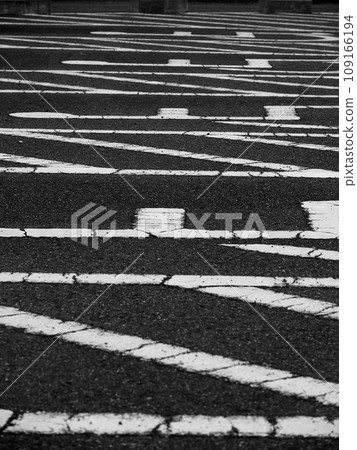 公園內為殘障人士提供油漆的停車場場景 109166194