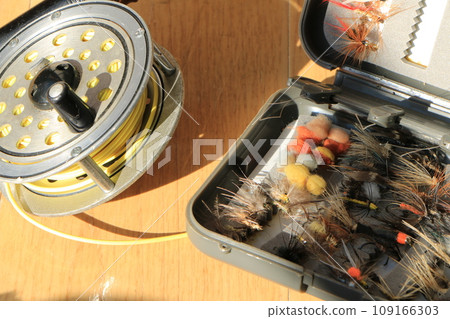 很多蒼蠅和飛蠅釣具 109166303