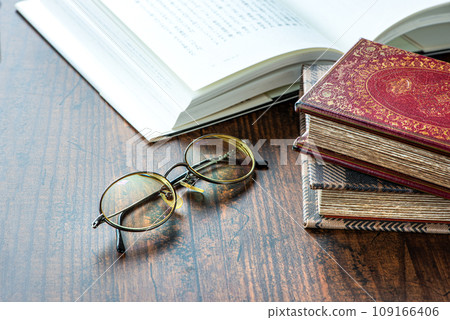 書和眼鏡 書和眼鏡 109166406