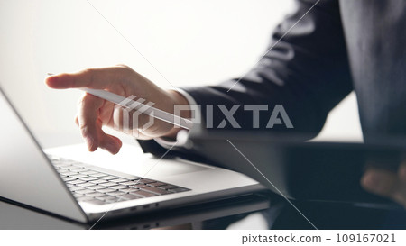 Office work environment that can be utilized for successful business. 109167021