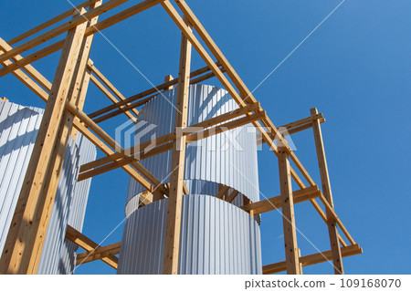 藍天下的建築 藍天下的建築 109168070
