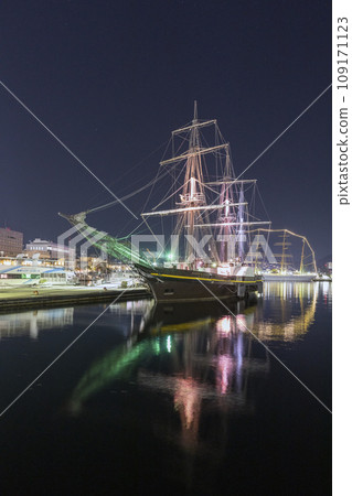 Illuminated sailing ship Kankomaru [Nagasaki City, Nagasaki Prefecture] 109171123