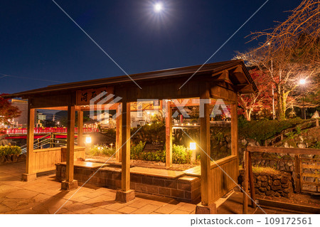 (Shizuoka Prefecture) Shuzenji Onsen Kawarayu (footbath) light up 109172561