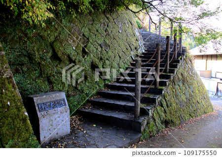 Scenery of the walking course of “History Path” in Takeda City, Oita Prefecture Scenery of the walking course of “History Path” in Takeda City, Oita Prefecture 109175550