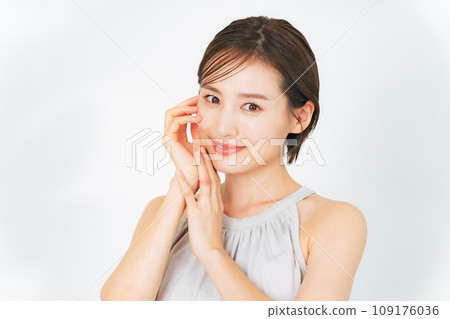 Short hair woman beauty image Short hair woman beauty image 109176036