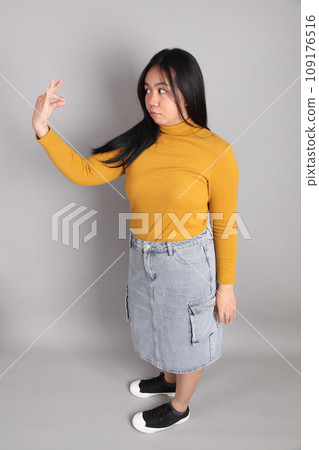 Southeast Asian Woman Southeast Asian Woman 109176516