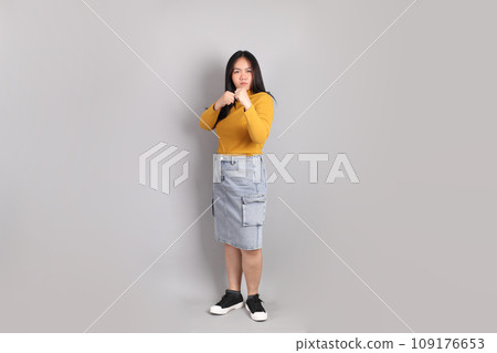 Full Length Woman 109176653