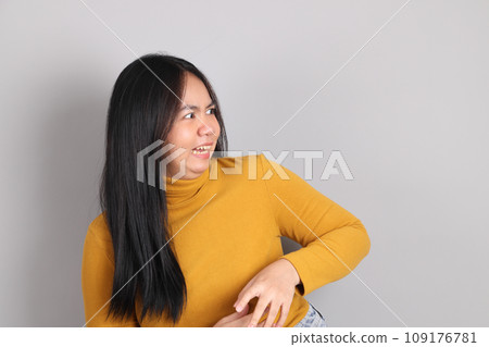 Southeast Asian Woman Southeast Asian Woman 109176781
