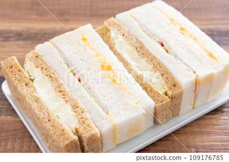 Delicious mixed sandwich 109176785