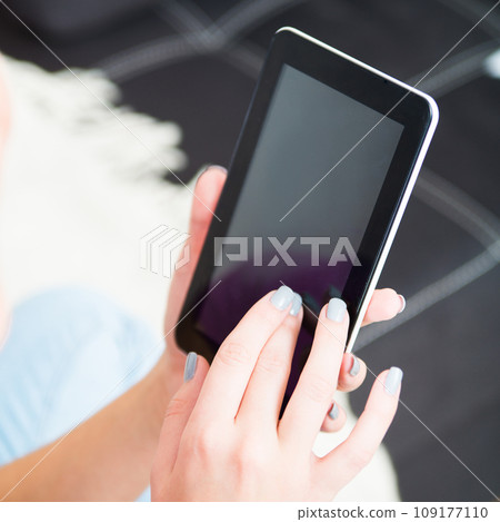 hands with tablet pc hands with tablet pc 109177110