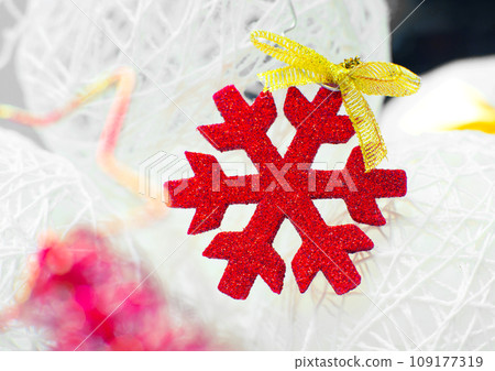 Red snowflake 109177319