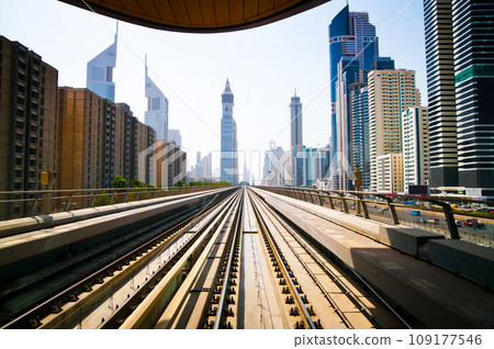 Dubai metro 109177546