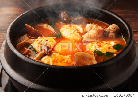 Sundubu soup Sundubu soup 109179094