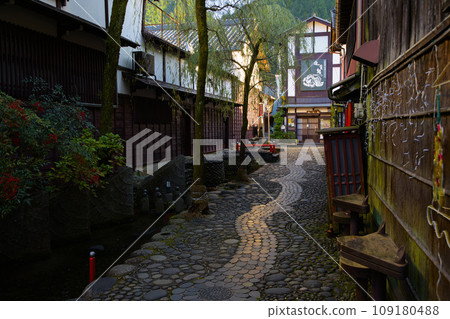岐阜縣上市八幡町谷中水小徑新町 岐阜縣上市八幡町谷中水小徑新町 109180488