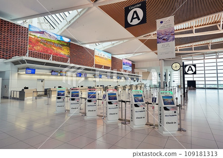 New Chitose Airport Departure Lobby 109181313