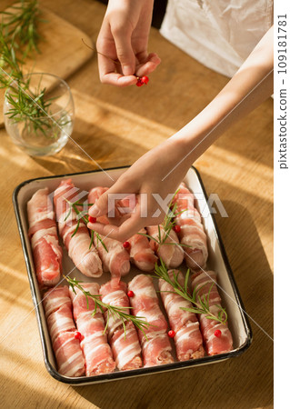 Traditional Christmas dish "Pigs in a blanket" Traditional Christmas dish "Pigs in a blanket" 109181781