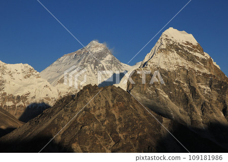 Mt Everest lit by golden evening light, Nepal. 109181986